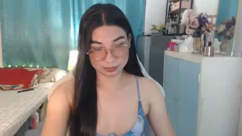 Snapshot of urwetasianprincessxx chatting on March 5, 2026, 10:22 am Ashley Kate Mateo Gray online show from March 5, 2026, 10:22 am