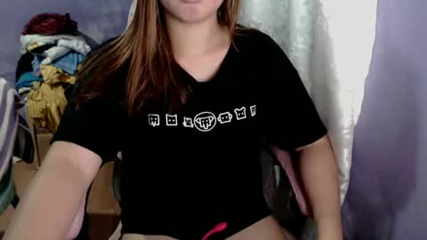 urwildslutty17 online show from November 23, 2025, 11:48 pm