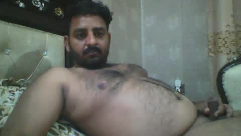 Snapshot of usman184 chatting on March 3, 2026, 5:19 pm Mian184 online show from March 3, 2026, 5:19 pm