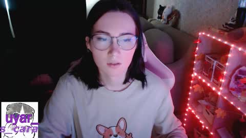 Cara online show from November 14, 2025, 10:58 am