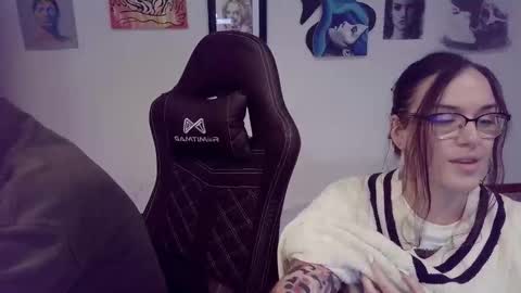 vagelicious online show from October 5, 2025, 9:34 pm