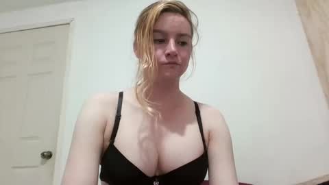 Snapshot of vagimosa chatting on September 9, 2025, 3:28 am vagimosa online show from September 9, 2025, 3:28 am