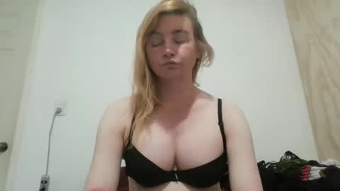 Snapshot of vagimosa chatting on September 17, 2025, 9:44 am vagimosa online show from September 17, 2025, 9:44 am