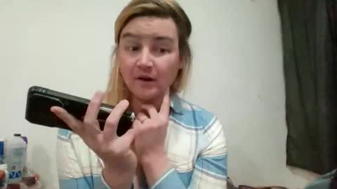 Snapshot of vagimosa chatting on December 21, 2025, 3:02 am vagimosa online show from December 21, 2025, 3:02 am