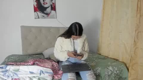 Vahiolet smith online show from September 19, 2025, 11:38 pm