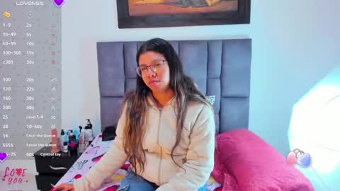 Vahiolet smith online show from March 26, 2026, 4:18 am