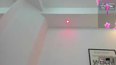 vainilla_heart online show from October 24, 2025, 3:03 am