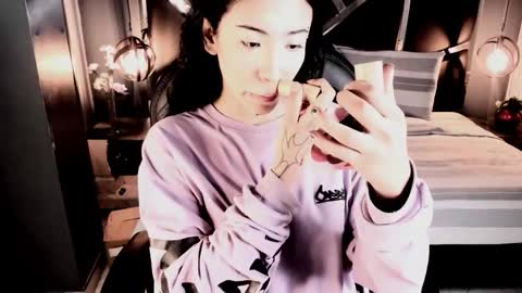 Snapshot of vaiolethsan chatting on December 20, 2025, 7:43 pm Vaioleth online show from December 20, 2025, 7:43 pm