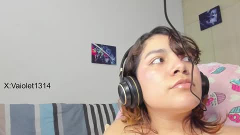 Vaiolet1314 online show from February 9, 2025, 12:41 pm