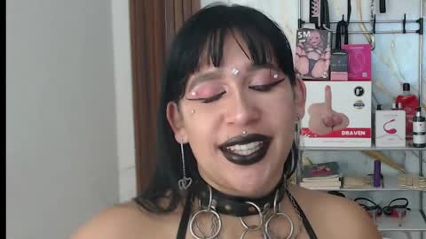 Snapshot of valen_ross7 chatting on May 10, 2026, 9:14 am valen_ross7 online show from May 10, 2026, 9:14 am