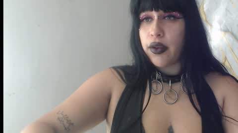 Snapshot of valen_ross7 chatting on June 3, 2026, 2:33 pm valen_ross7 online show from June 3, 2026, 2:33 pm