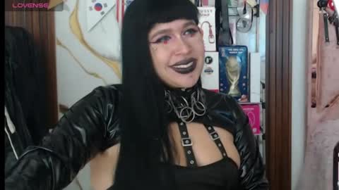 valen_ross7 online show from July 8, 2026, 7:13 am
