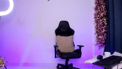 valentina online show from December 2, 2024, 2:08 pm