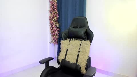 valentina online show from December 9, 2024, 2:49 pm