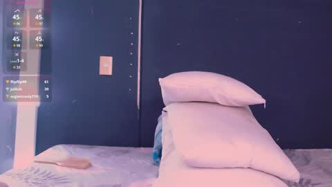 Snapshot of valen_thompson chatting on December 11, 2024, 7:09 am IG-valen mendoza99 twitter valenthompson99 online show from December 11, 2024, 7:09 am