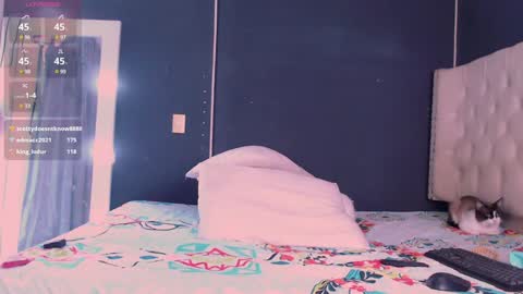 Snapshot of valen_thompson chatting on December 14, 2024, 1:17 am IG-valen mendoza99 twitter valenthompson99 online show from December 14, 2024, 1:17 am