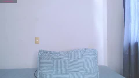 Snapshot of valen_thompson chatting on December 4, 2025, 7:11 pm IG-valen mendoza99 twitter valenthompson99 online show from December 4, 2025, 7:11 pm