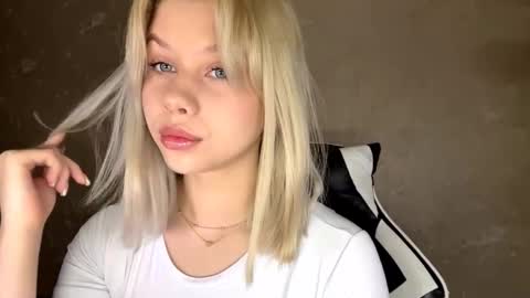 Olachka online show from November 29, 2025, 3:20 am