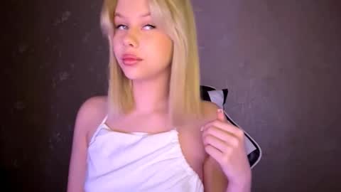 Olachka online show from December 4, 2025, 3:16 am