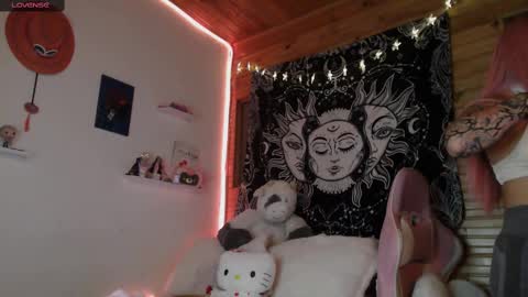 valentina online show from March 9, 2025, 3:11 am