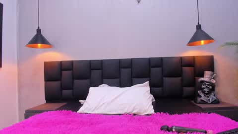 Valentina  Dolls online show from September 12, 2025, 5:29 am