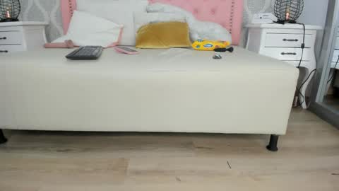 Valentina online show from April 5, 2026, 4:04 pm