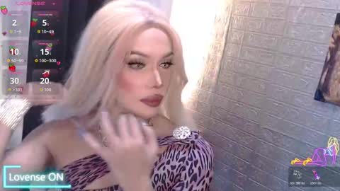 Amanda online show from November 20, 2025, 6:46 am