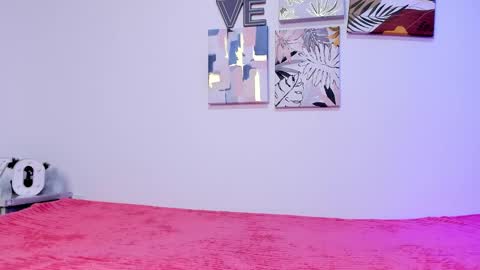 VALENTINA online show from February 8, 2025, 8:10 pm