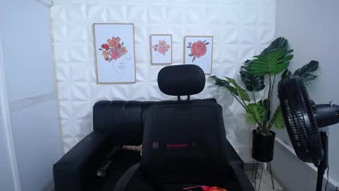 Valentina  online show from March 3, 2025, 11:46 pm