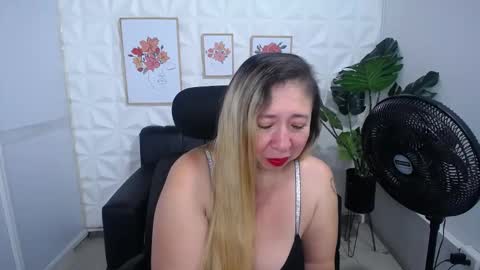 Valentina  online show from March 6, 2025, 9:09 pm