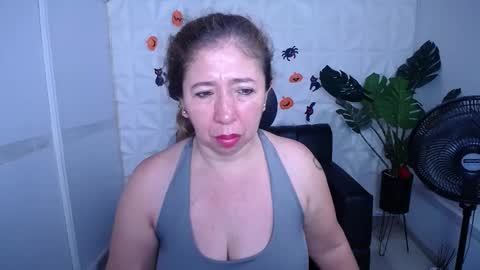 Valentina  online show from October 12, 2025, 9:03 pm