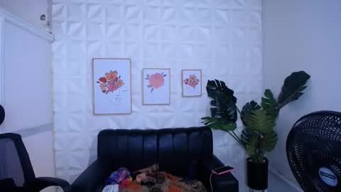 Valentina  online show from February 12, 2026, 7:53 pm