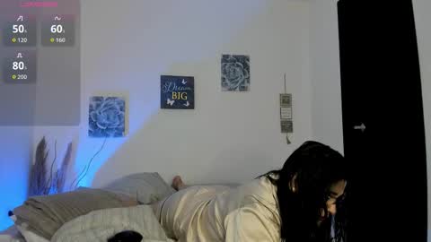 valentina_owens online show from November 25, 2025, 7:58 pm