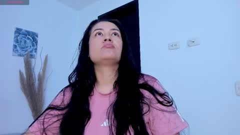 valentina_owens online show from April 21, 2026, 2:45 pm