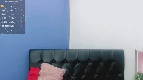 valentina_princess_ online show from September 19, 2025, 5:42 am