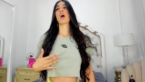 Valentina  online show from February 17, 2025, 12:38 pm