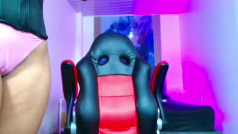 Snapshot of valentina_y_sneiderr chatting on April 29, 2026, 12:27 am valentina_y_sneiderr online show from April 29, 2026, 12:27 am