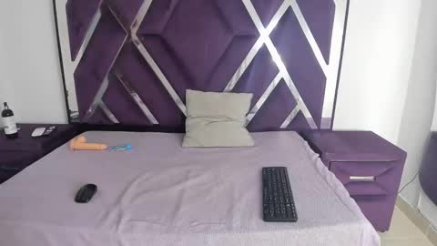 valentinaasm online show from November 8, 2025, 1:11 pm