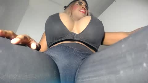 valentinabigcock23 online show from January 20, 2025, 3:50 pm