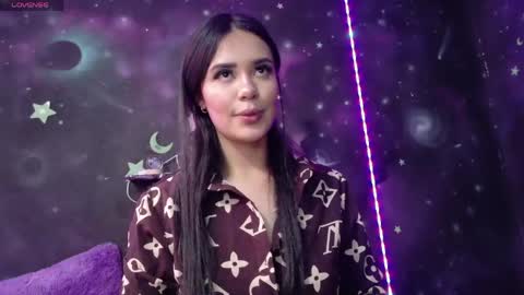 valentinarojass_ online show from April 18, 2026, 7:58 pm