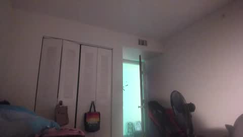 Tina Bates online show from September 21, 2025, 7:10 am