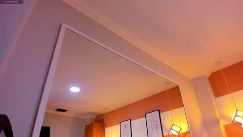 Mia  online show from December 21, 2025, 7:54 pm