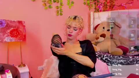 Snapshot of valentinee_xo chatting on June 14, 2026, 4:20 pm valentinee_xo online show from June 14, 2026, 4:20 pm