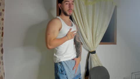 Snapshot of valentino2201 chatting on January 6, 2025, 11:52 pm valentino online show from January 6, 2025, 11:52 pm