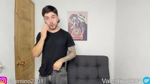 Snapshot of valentino2201 chatting on February 1, 2025, 1:34 am valentino online show from February 1, 2025, 1:34 am