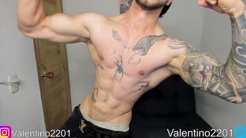 Snapshot of valentino2201 chatting on February 2, 2025, 12:51 am valentino online show from February 2, 2025, 12:51 am