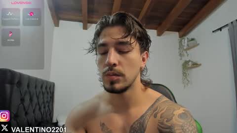 Snapshot of valentino2201 chatting on October 9, 2025, 12:52 am valentino online show from October 9, 2025, 12:52 am