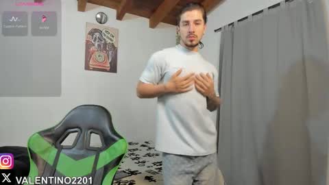 Snapshot of valentino2201 chatting on October 11, 2025, 1:05 am valentino online show from October 11, 2025, 1:05 am