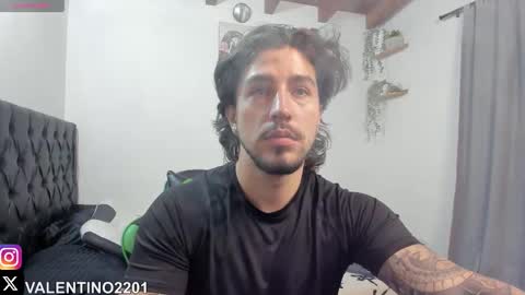 Snapshot of valentino2201 chatting on October 17, 2025, 12:14 am valentino online show from October 17, 2025, 12:14 am