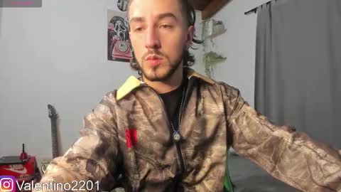 Snapshot of valentino2201 chatting on December 21, 2025, 1:13 am valentino online show from December 21, 2025, 1:13 am